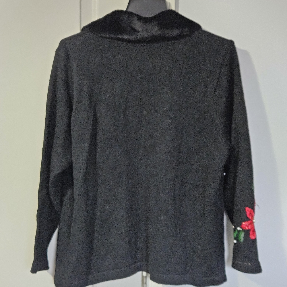 Victoria Jones holiday cardigan - Picture 2 of 3